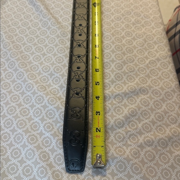 NWOT…Fashion Inspired Item (BELTS)
Reversible Belt
#23 - Picture 7 of 9